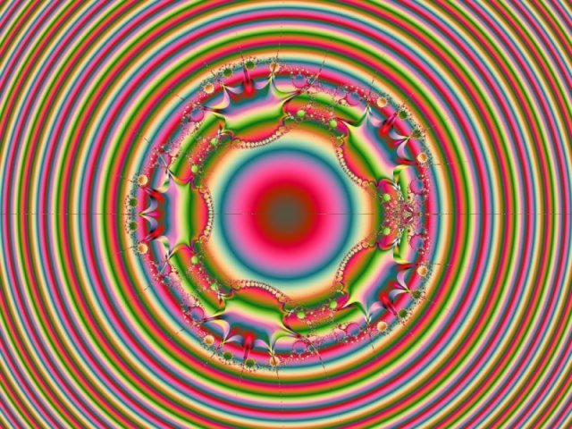 Mit einem Klick auf das Fraktal-Bild wird die Seite wieder geschlossen!