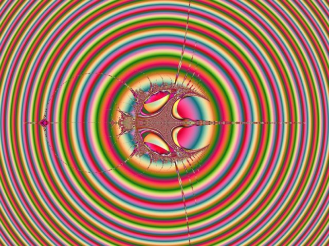 Mit einem Klick auf das Fraktal-Bild wird die Seite wieder geschlossen!