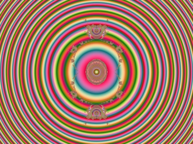 Mit einem Klick auf das Fraktal-Bild wird die Seite wieder geschlossen!