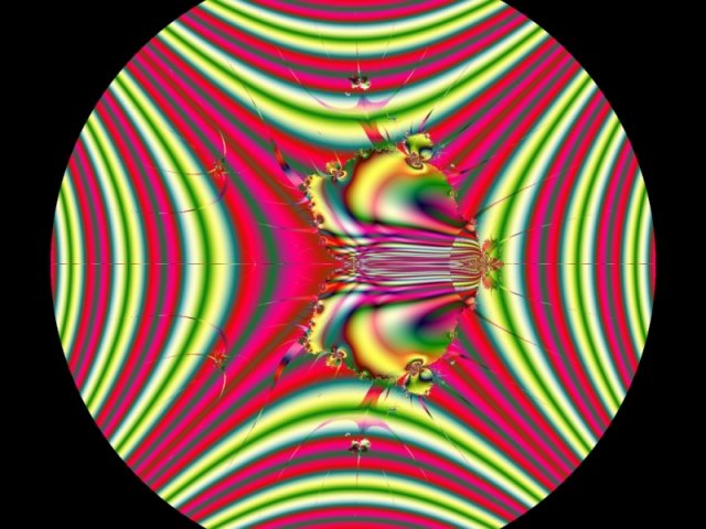 Mit einem Klick auf das Fraktal-Bild wird die Seite wieder geschlossen!