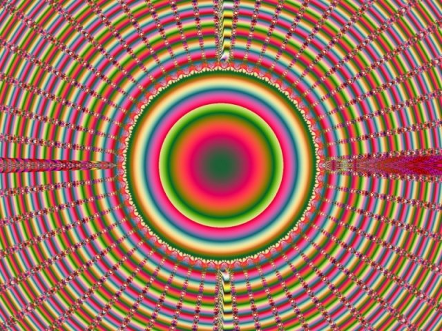 Mit einem Klick auf das Fraktal-Bild wird die Seite wieder geschlossen!